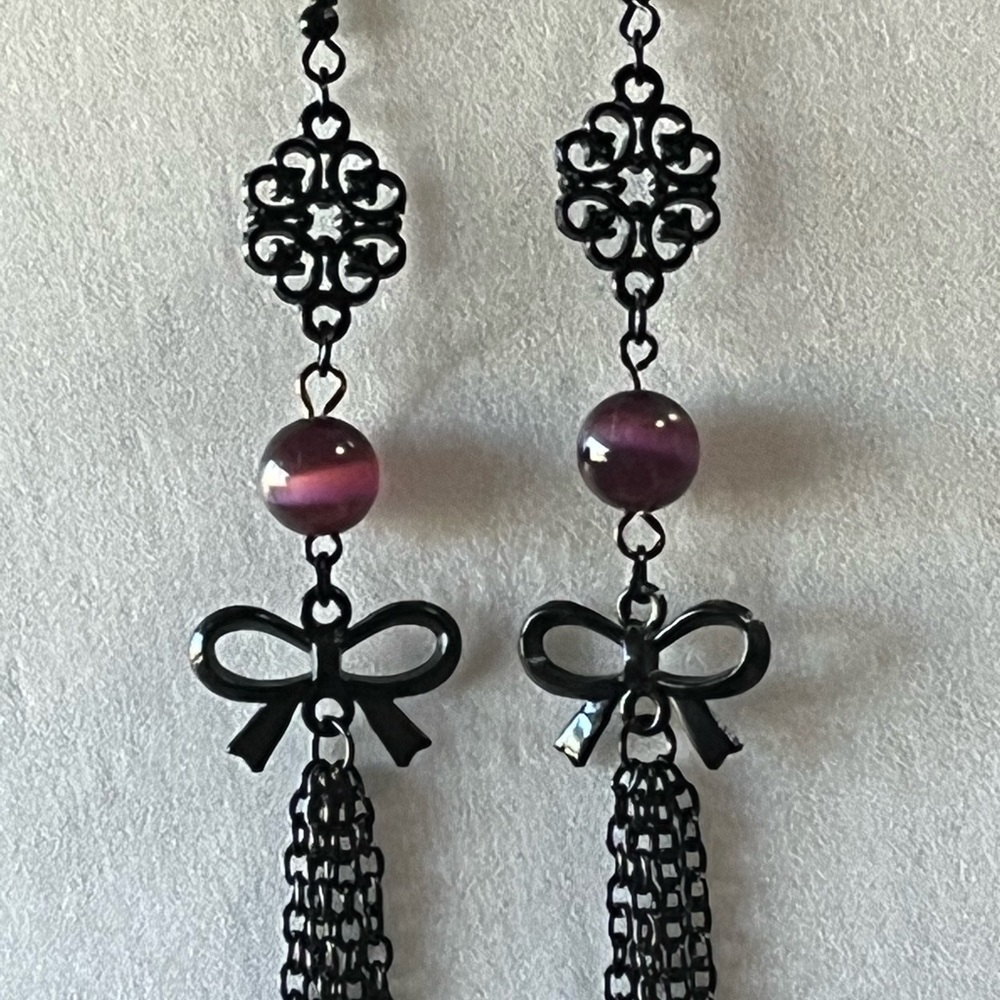 Handmade intricate and elegant purple and black dangle earrings - Picture 1 of 4